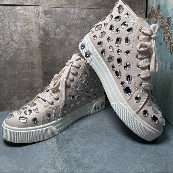 Lauren Lorraine Shoes - Lauren Lorraine | Ivory Hilina Sneaker | Size 8 | New in box